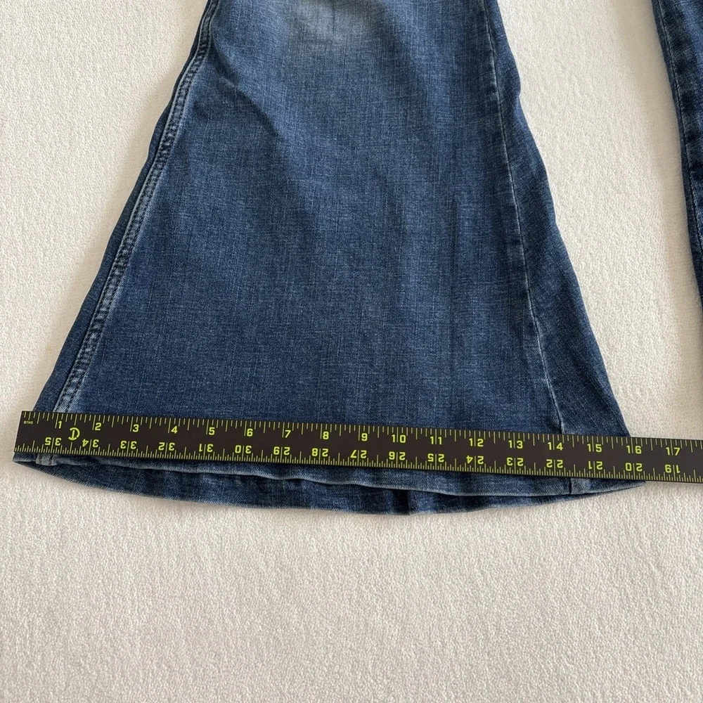 NWT Wrangler Retro High Rise Flare Jeans Womens 33x32 Blue Denim Sustainable NWT